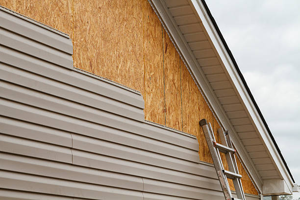 Professional Fiber Cement Siding technician working in Cromwell, CT